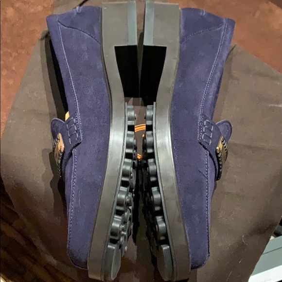 Tod’s Navy Suede Loafer with Lug Sole - Picture 4 of 5